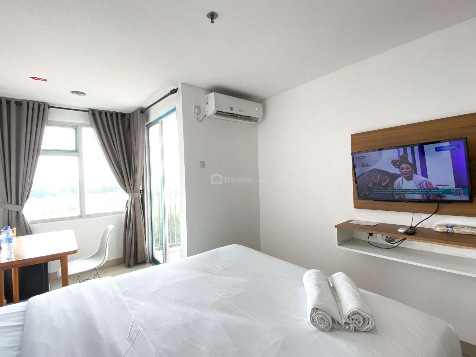 Minimalist Studio At Enviro Apartment By Travelio Cikarang Exterior foto